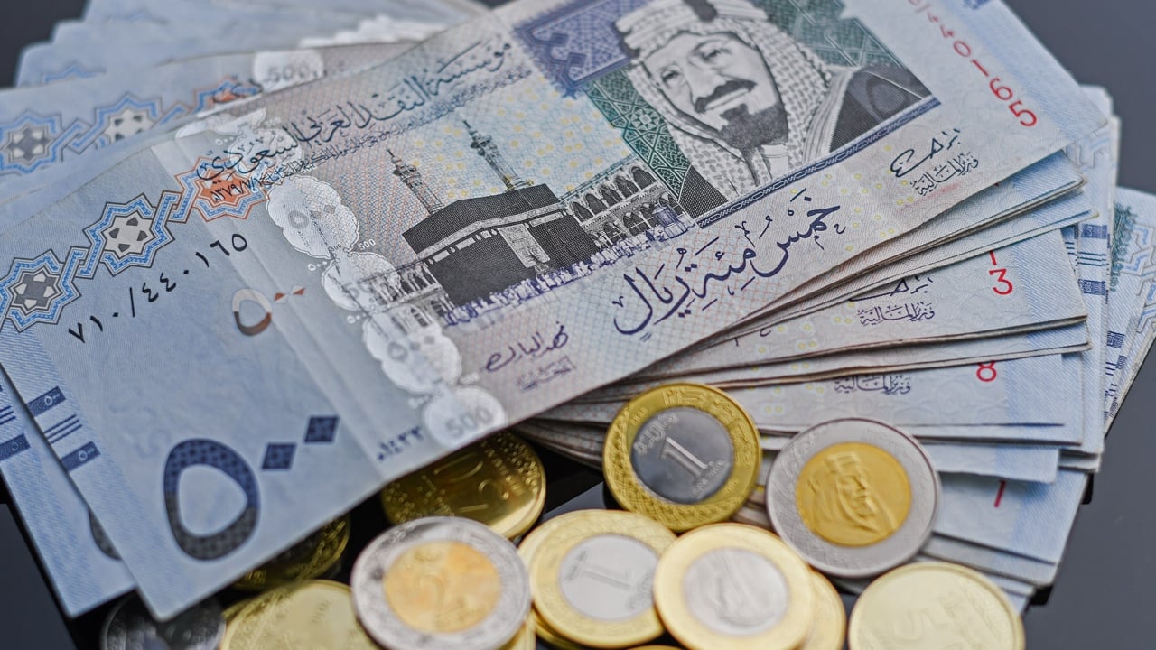 هتغير بكام دلوقتي.. تحديث سعر الريال مقابل الجنيه والعملات اليوم الأحد 20-10