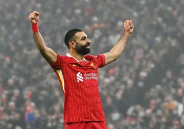 محمد صلاح يقود ليفربول لفوز مثير على ليستر سيتي 