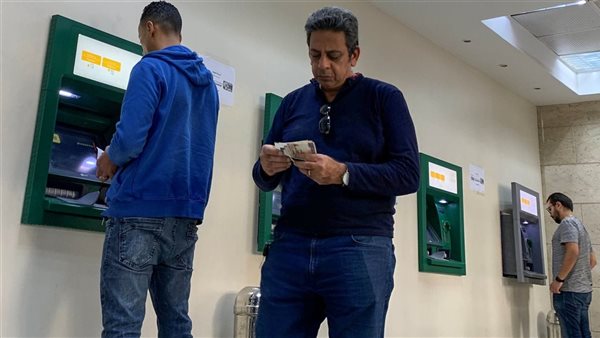 مش هيتخصم منك فلوس : البنك الأهلي يدهش 11.5 مليون متقاعد في مصر بقرار تاريخي قبل صرف معاشات يناير 2025 رغم رفع رسوم السحب| ما القصة؟