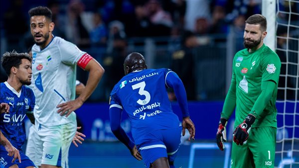 الدوري السعودي.. الهلال يمطر شباك الفتح برباعية في الشوط الأول