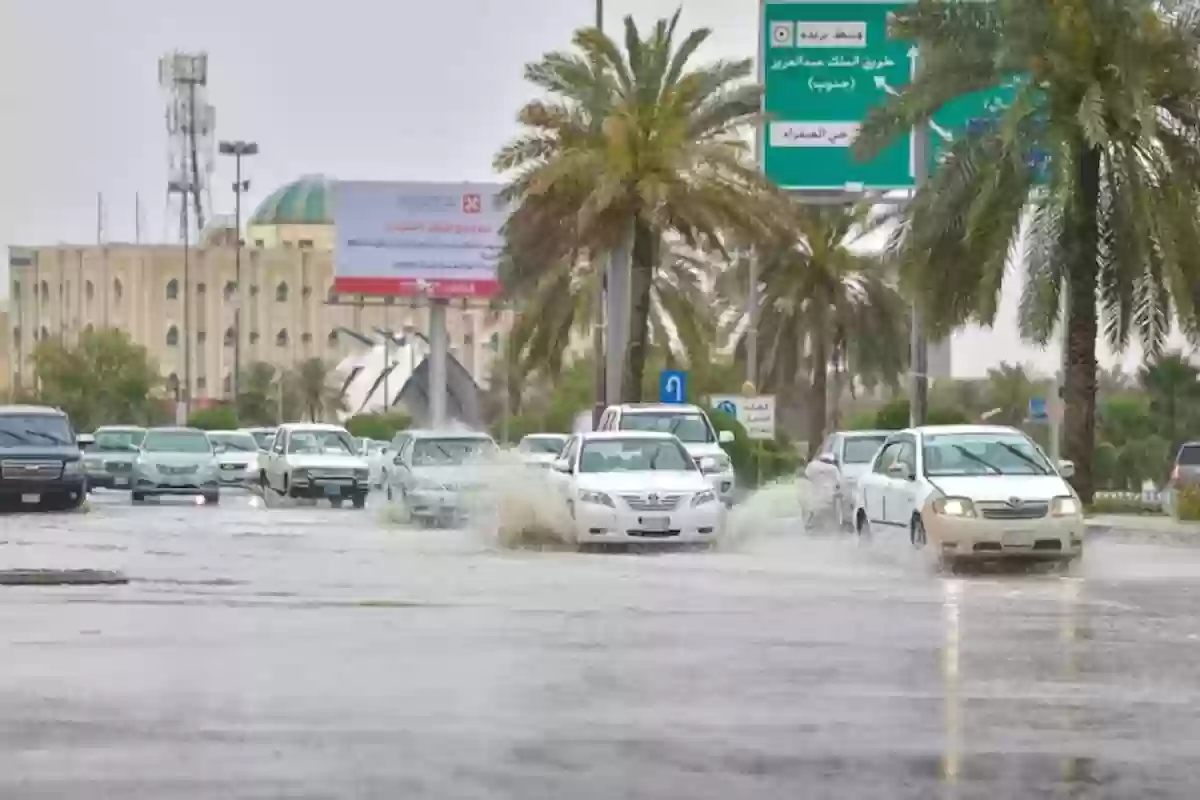 أمطار ورياح شديدة قادمة | تحذيرات من محلل الطقس السعودي بشأن حالة الطقس في الساعات القادمة