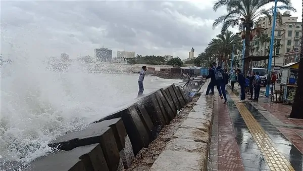 في أول أيام نوة الفيضة الكبرى الصعبة والمرعــبة…ماذا يحدث فى محافظات مصر الان؟.. وتحذيرات قوية من الأرصاد